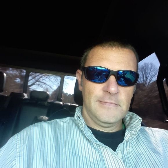 Meet your Posher, Lee - Picture 1 of 1